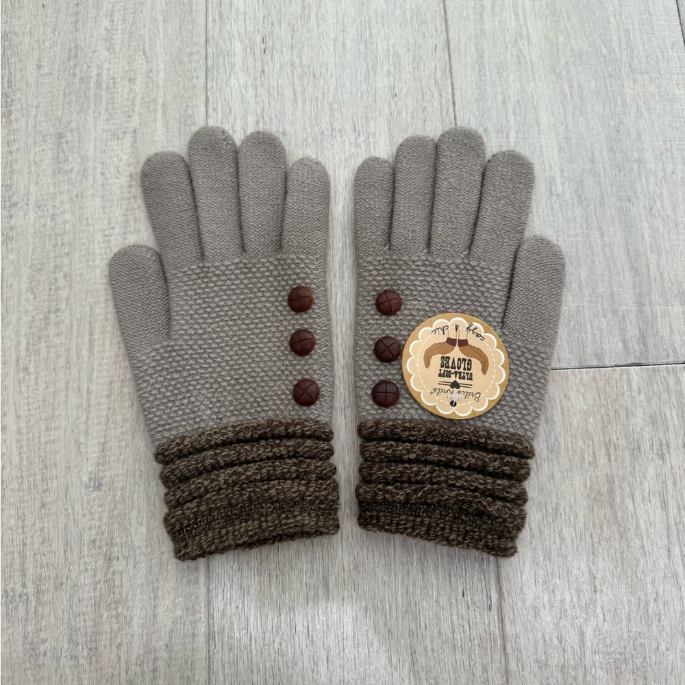 Gray and Brown Knit Gloves
